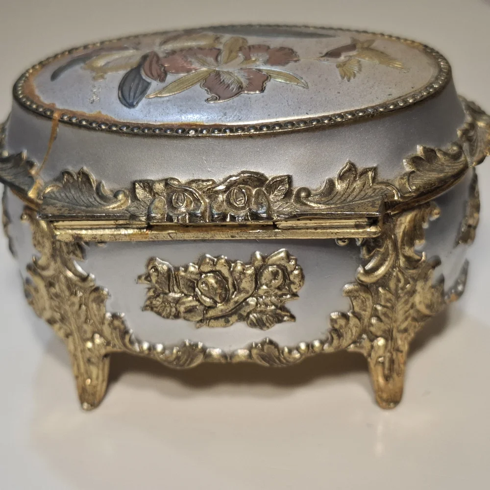 🕊Vintage Gold & Silver Hummingbird Flower Etched Footed Jewelry Trinket Box